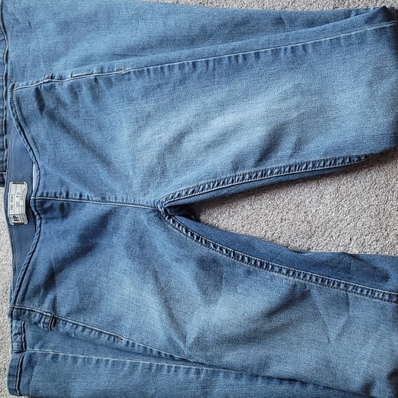 COPY - Free people pull up flared jeans - Picture 2 of 3